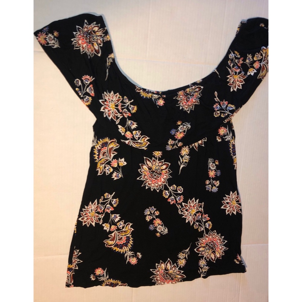 Off shoulder top - black multicolor floral sz. lg
